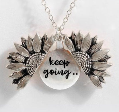 Collar con letras de doble capa de girasol