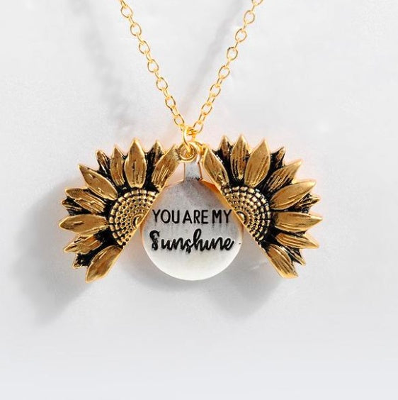 Collar con letras de doble capa de girasol