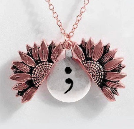 Collar con letras de doble capa de girasol