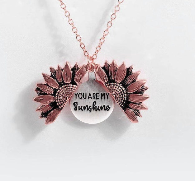 Collar con letras de doble capa de girasol