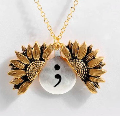 Collar con letras de doble capa de girasol