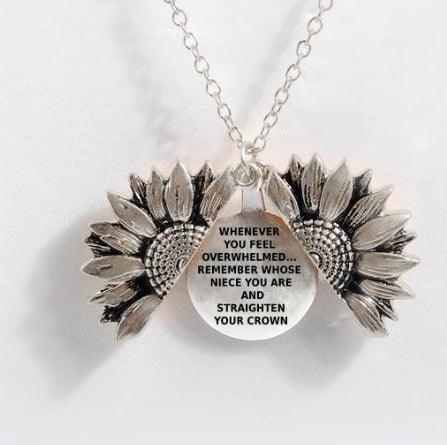 Collar con letras de doble capa de girasol